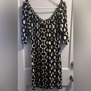 Geometric black and white dress